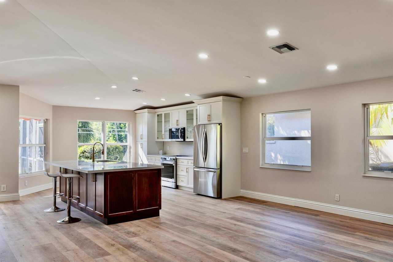 1605 South Club Drive - Photo 6 of 28