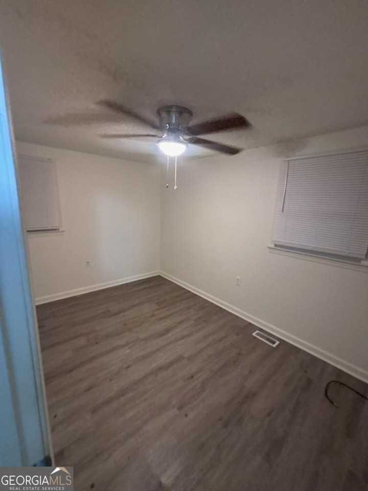 172 Randall Ave - Photo 4 of 10