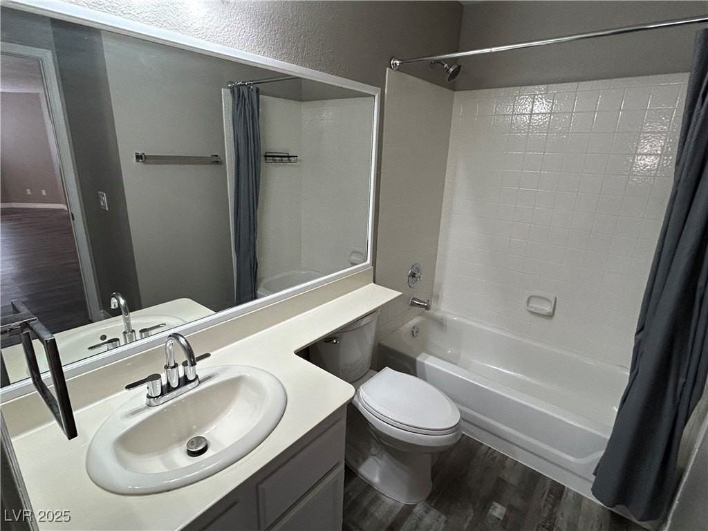 6873 Tamarus St #201 - Photo 6 of 7