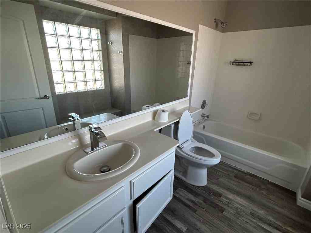 6873 Tamarus St #201 - Photo 7 of 7