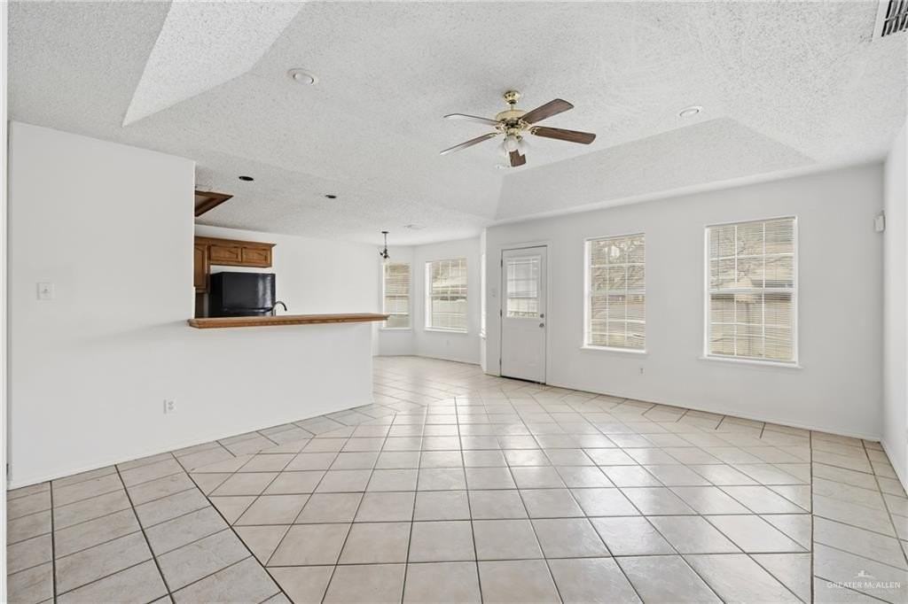 2308 Emory Ave - Photo 2 of 12