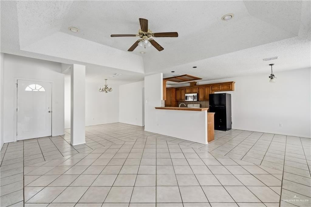 2308 Emory Ave - Photo 3 of 12