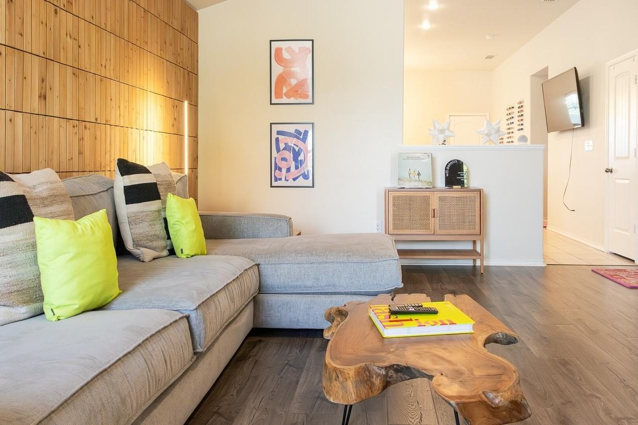 5725 110th Street - Photo 4 of 25