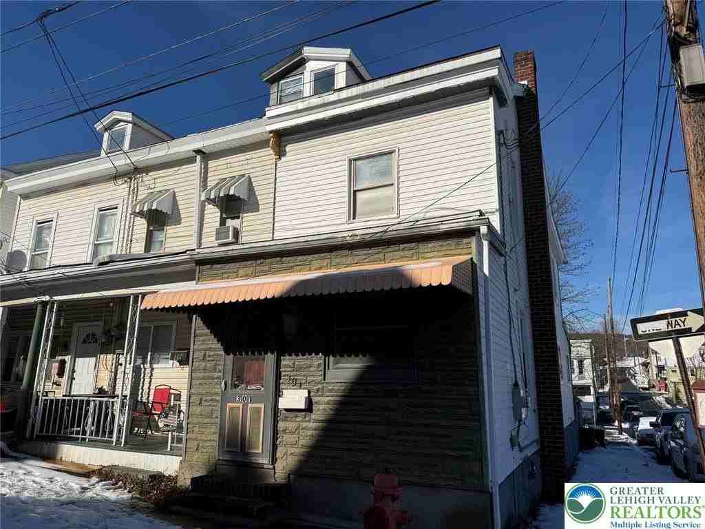 301 Penn Street - Photo 2 of 17