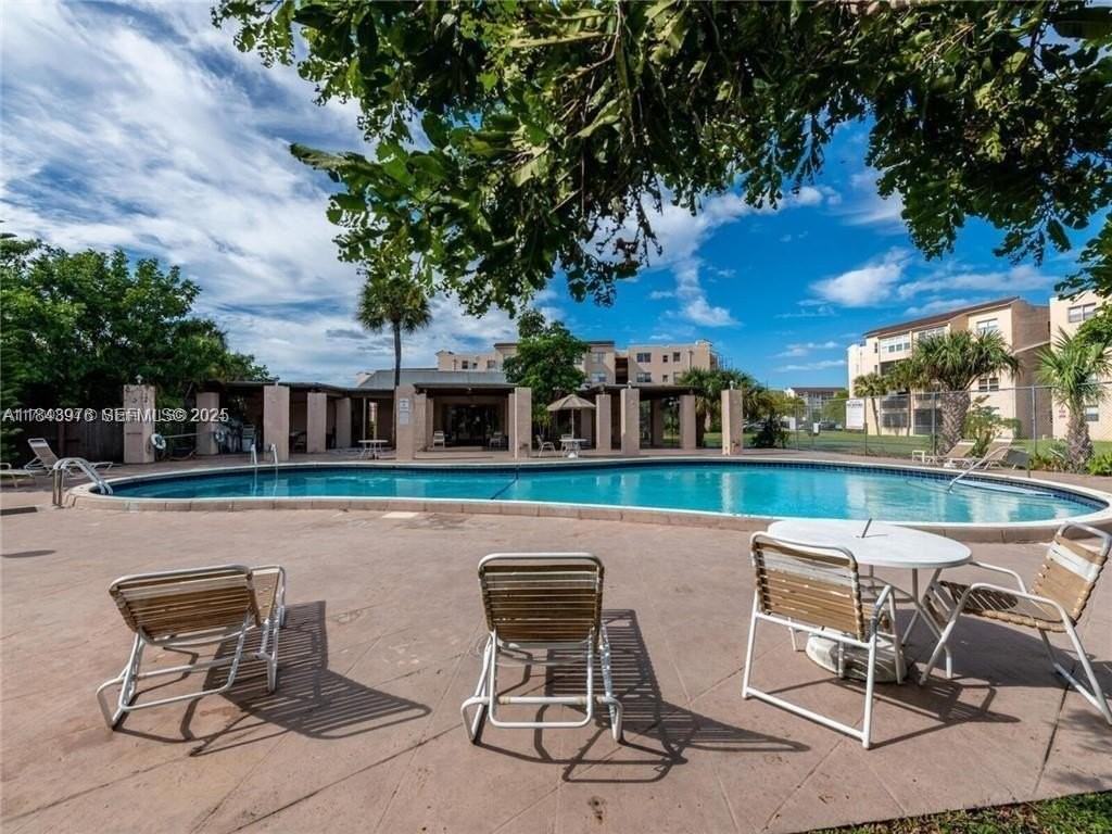 2841 Somerset Drive #117 - Photo 3 of 18