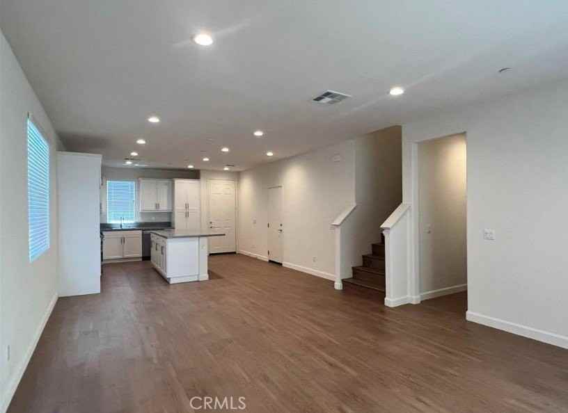 130 Grove Ct - Photo 5 of 17