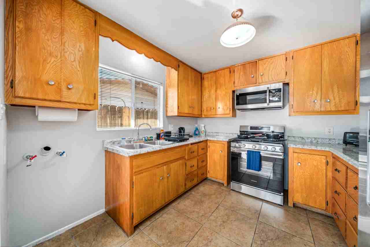 10th Street West - Photo 4 of 24