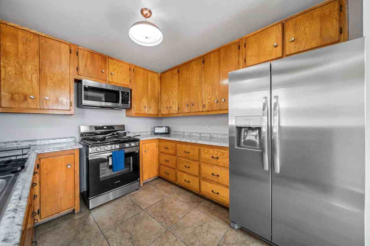 10th Street West - Photo 5 of 24