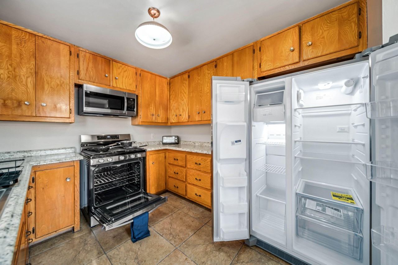 10th Street West - Photo 6 of 24