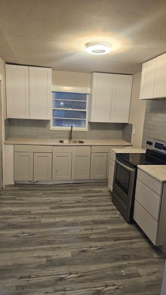 Oak Avenue - Photo 4 of 12