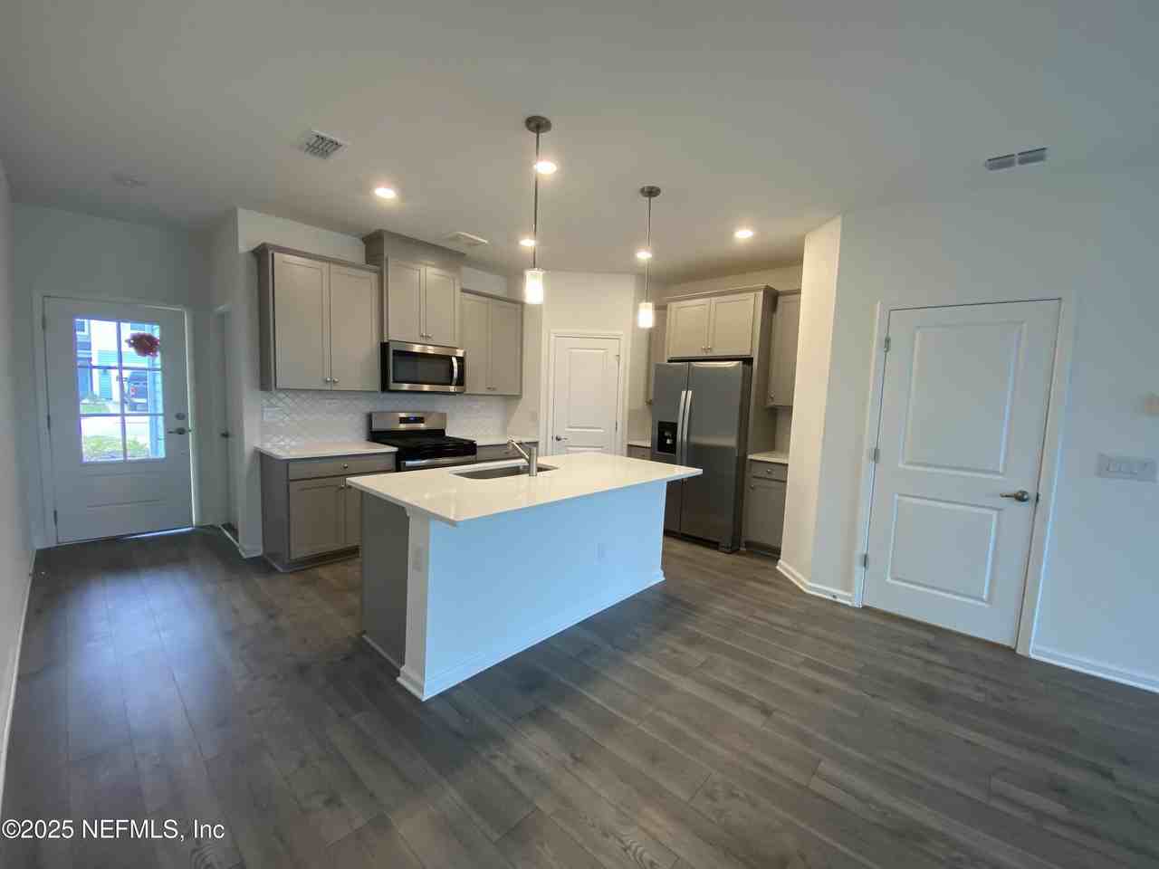 269 Brandon Lakes Drive - Photo 4 of 16