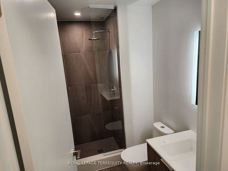 185 Alberta Avenue #809 - Photo 6 of 17