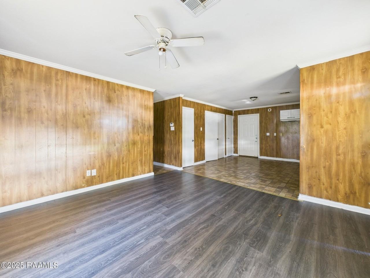 125 Sternberg Drive - Photo 4 of 13