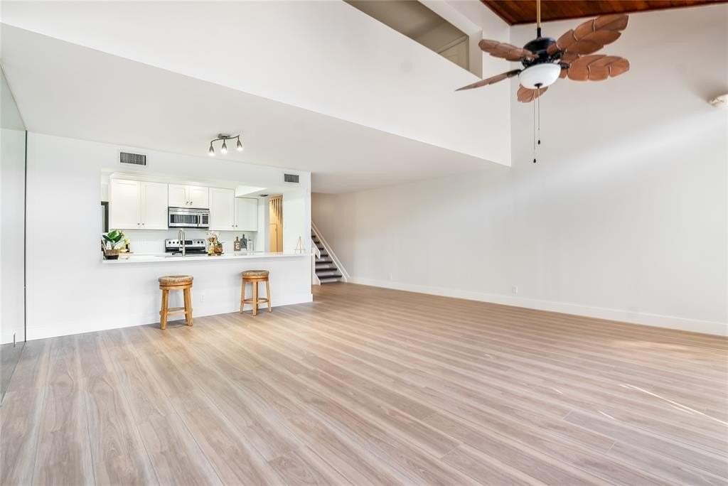 7920 Northwest 11th Court - Photo 6 of 37