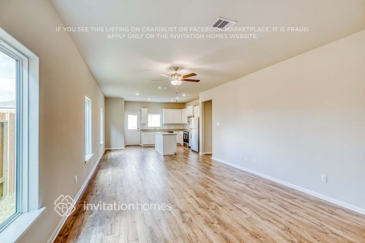 8211 Blooming Meadow Lane - Photo 5 of 17