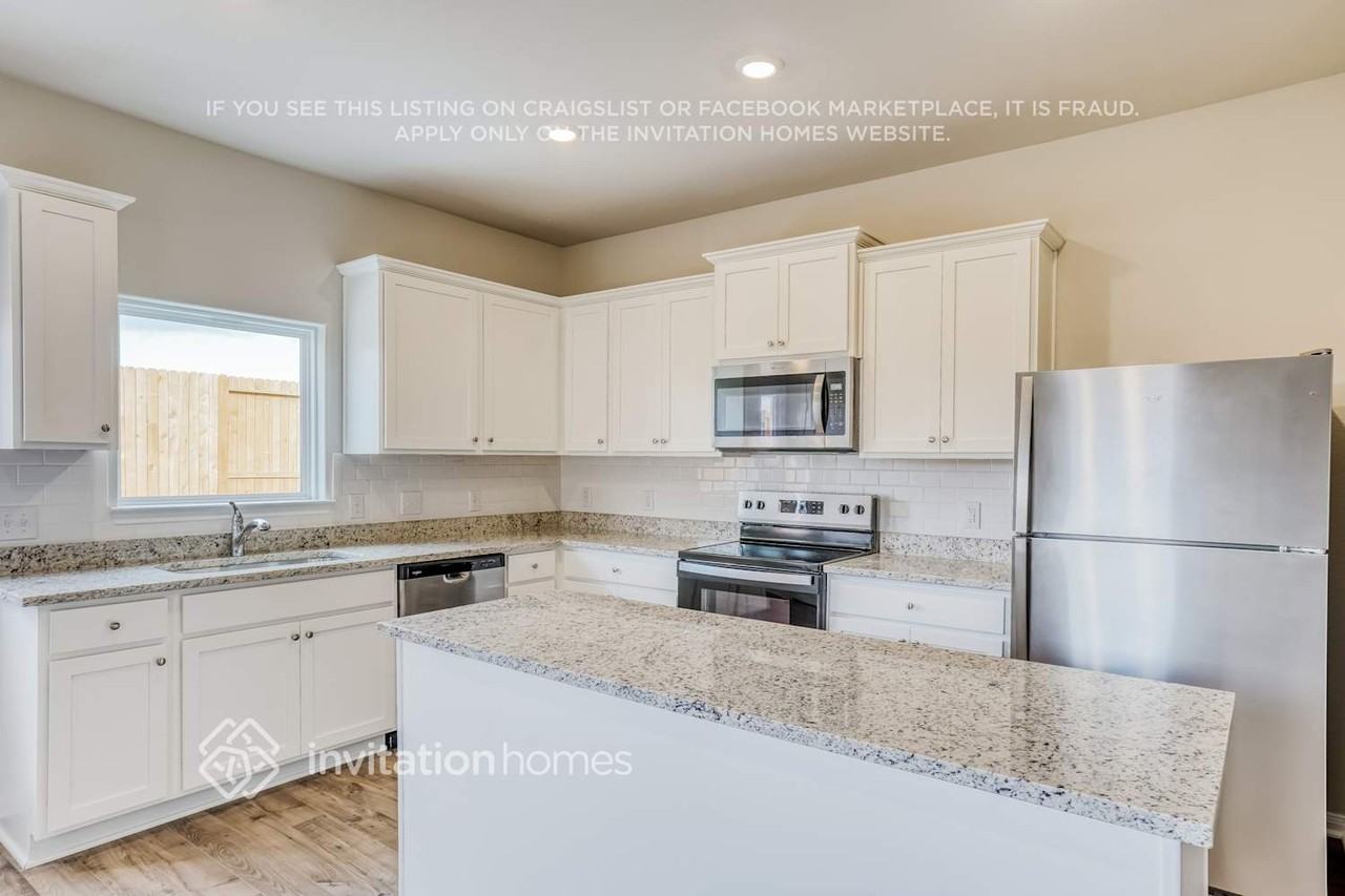 8211 Blooming Meadow Lane - Photo 6 of 17