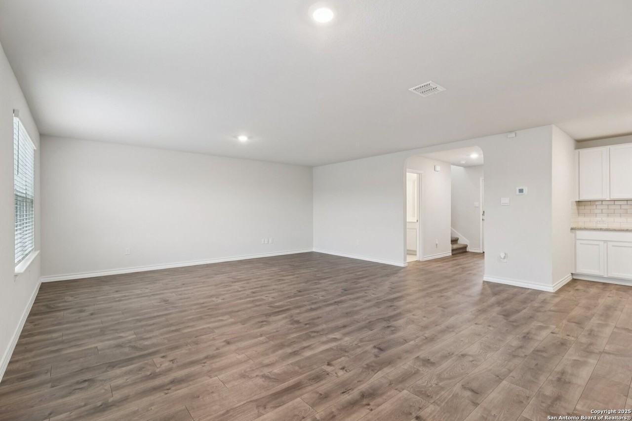 11319 War Emblem - Photo 6 of 34