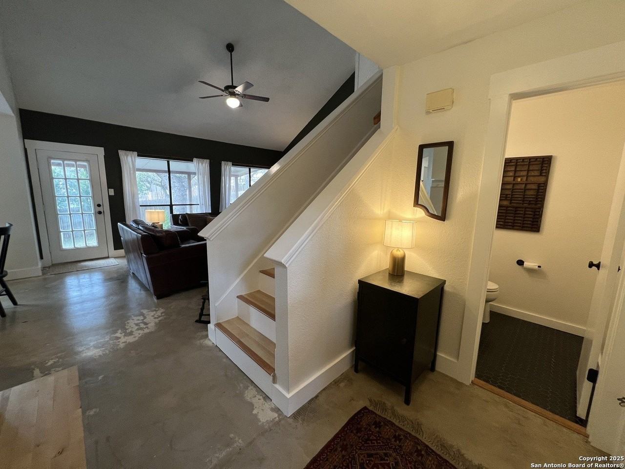 15611 Knollhollow - Photo 4 of 38