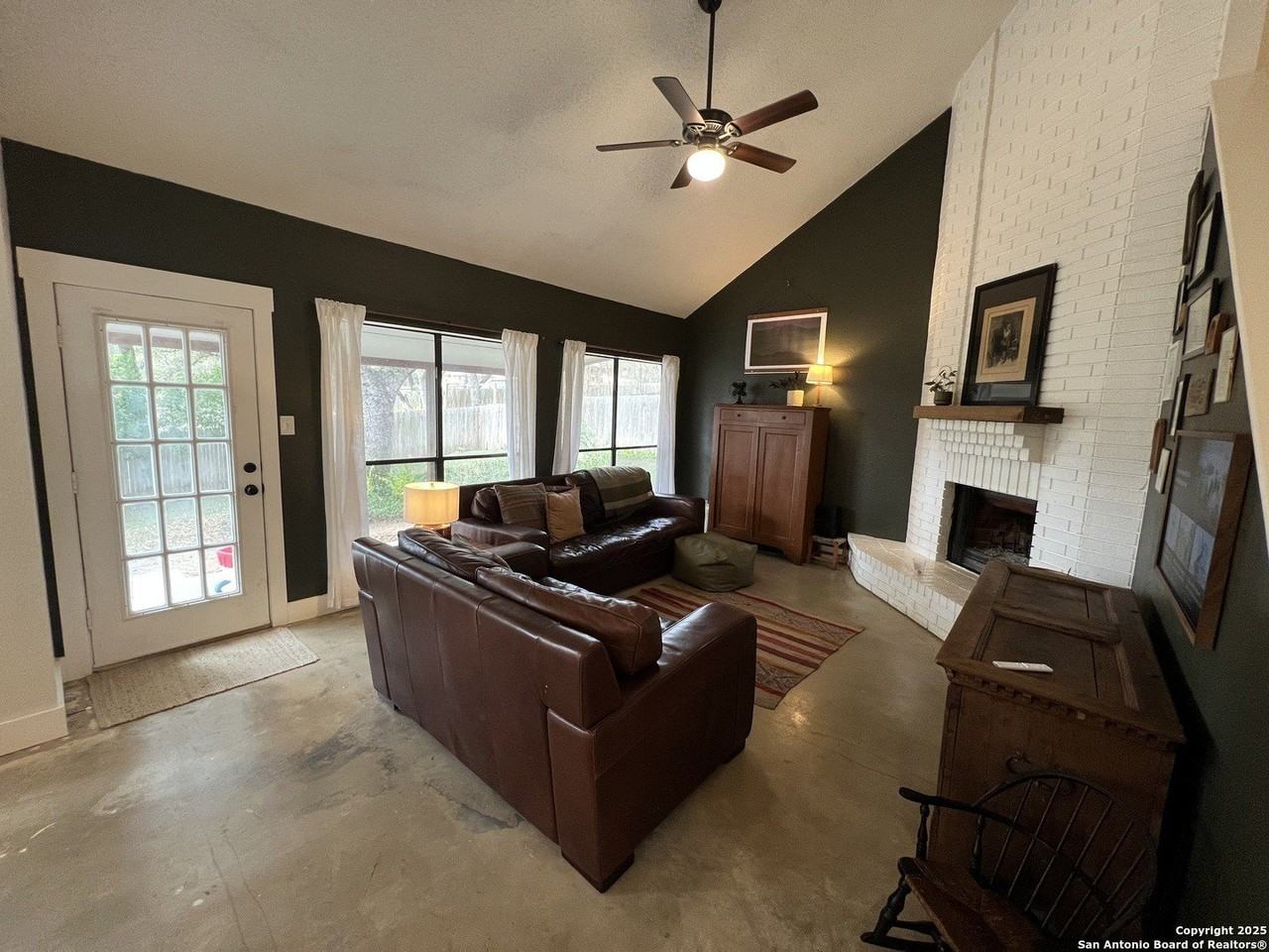 15611 Knollhollow - Photo 6 of 38