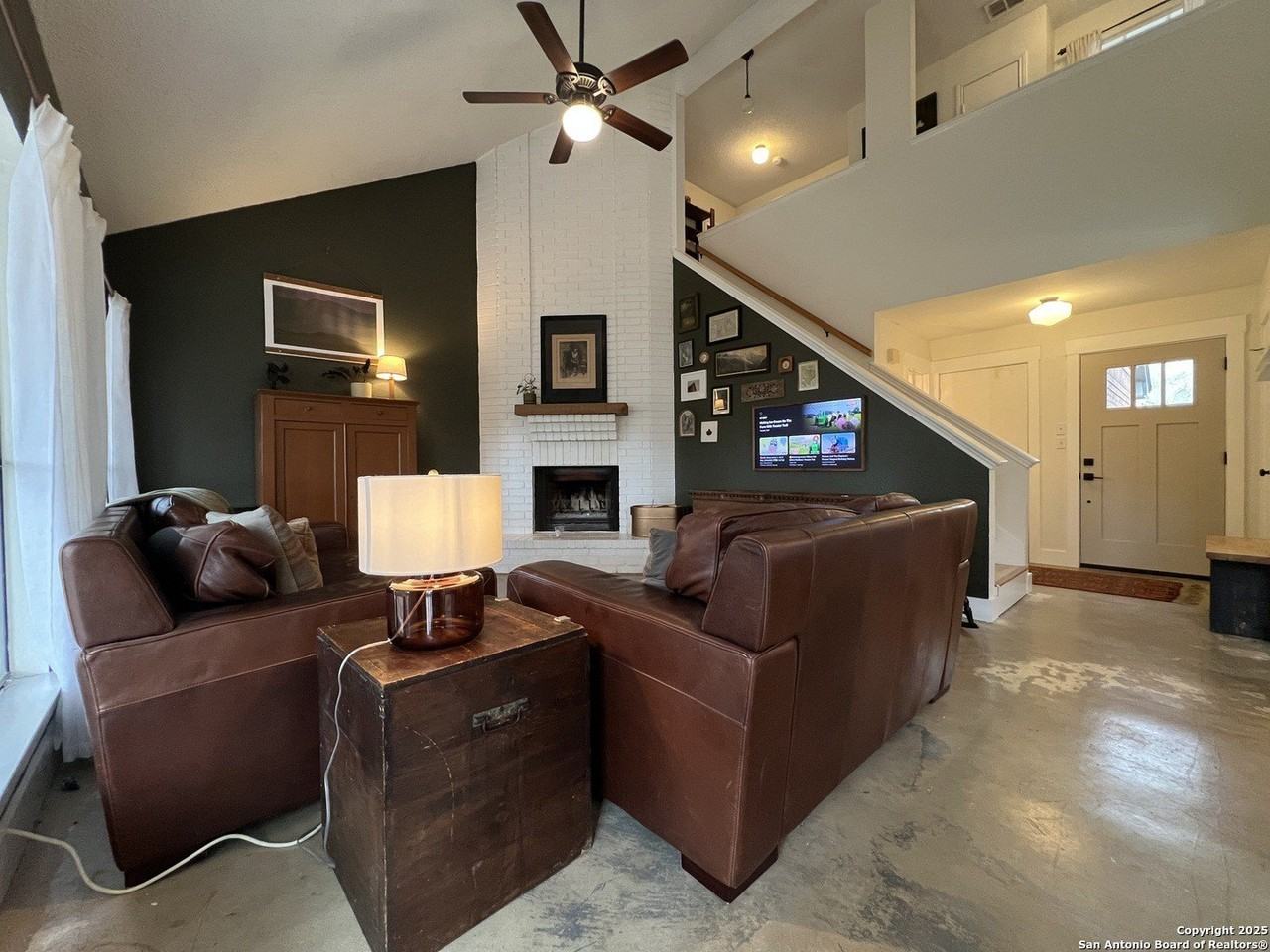 15611 Knollhollow - Photo 7 of 38