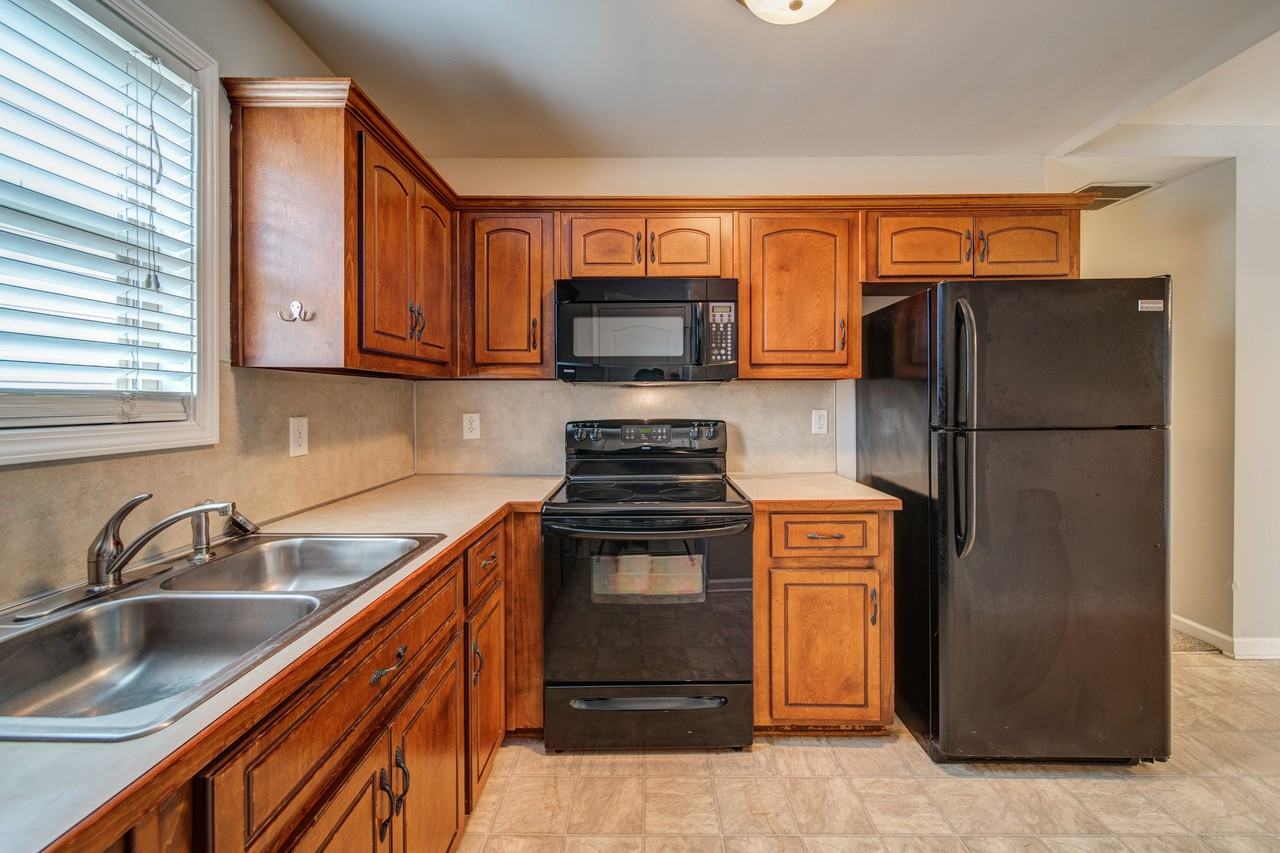 137 Cypress Court #1 - Photo 4 of 50