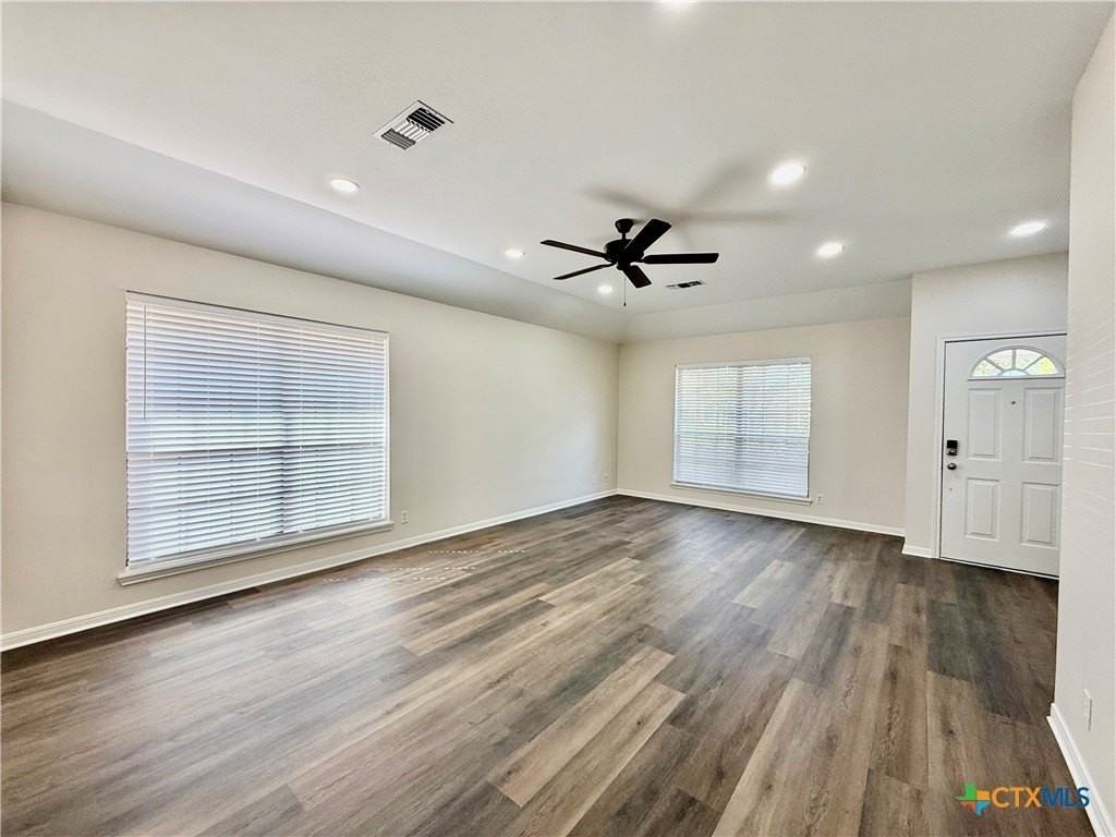 210 Stone Gate Drive - Photo 3 of 23