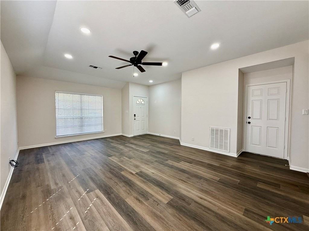 210 Stone Gate Drive - Photo 4 of 23