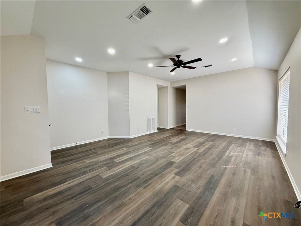 210 Stone Gate Drive - Photo 5 of 23