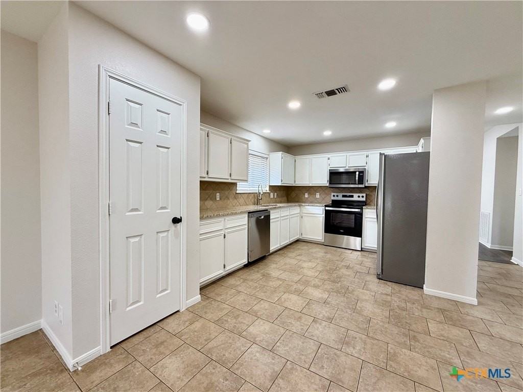 210 Stone Gate Drive - Photo 7 of 23