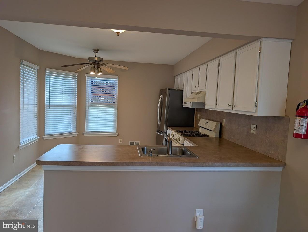 33 Banbury Court - Photo 6 of 27