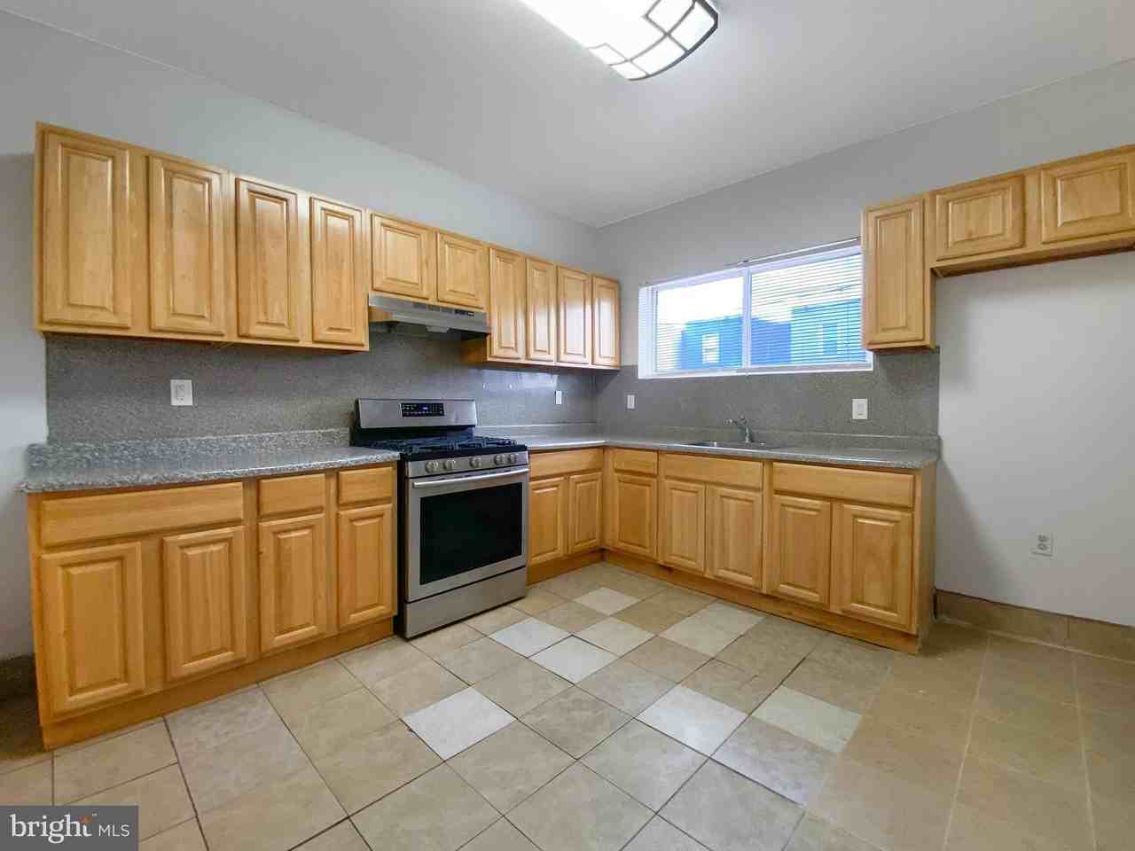 5726 Florence Avenue - Photo 4 of 18