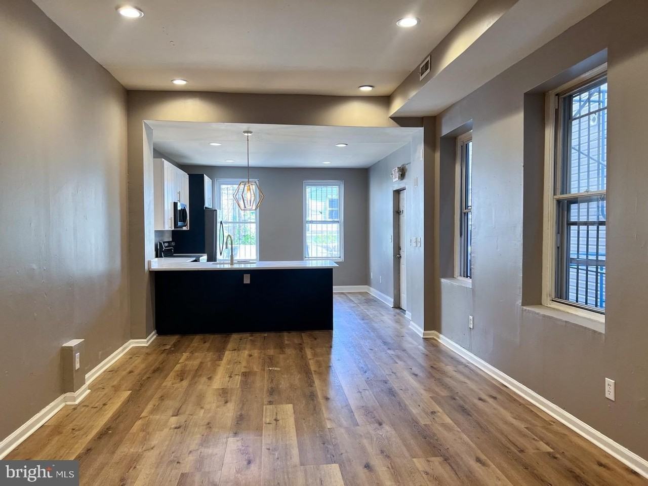 1629 West Diamond Street - Photo 2 of 43