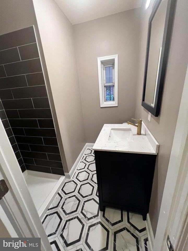 1629 West Diamond Street - Photo 4 of 43