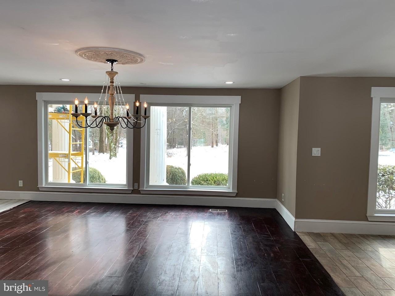 204 Donmore Drive - Photo 4 of 11