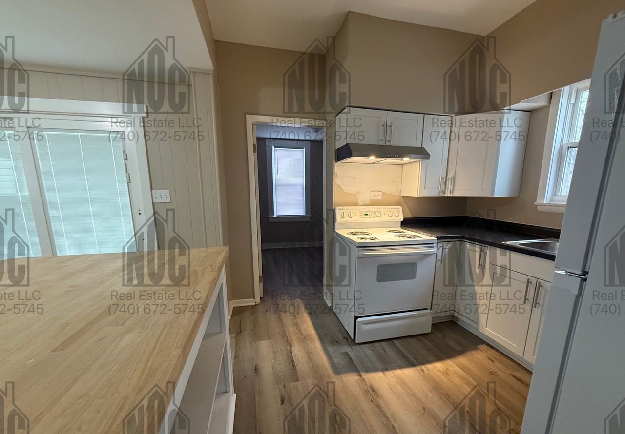 148 East Allen Street #148 - Photo 3 of 12