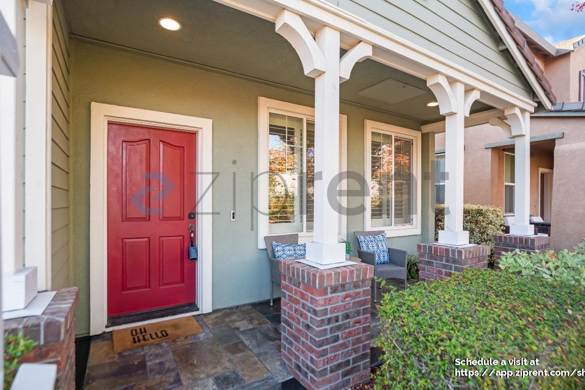 28530 Gulfport Circle - Photo 4 of 36