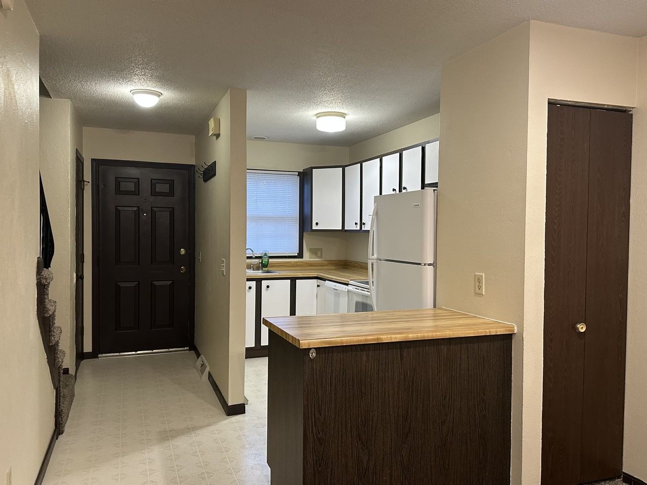 1121 Brooke Park Drive - Photo 4 of 18