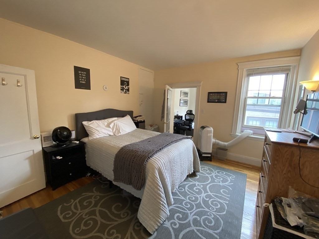 77 Parkman St - Photo 5 of 11