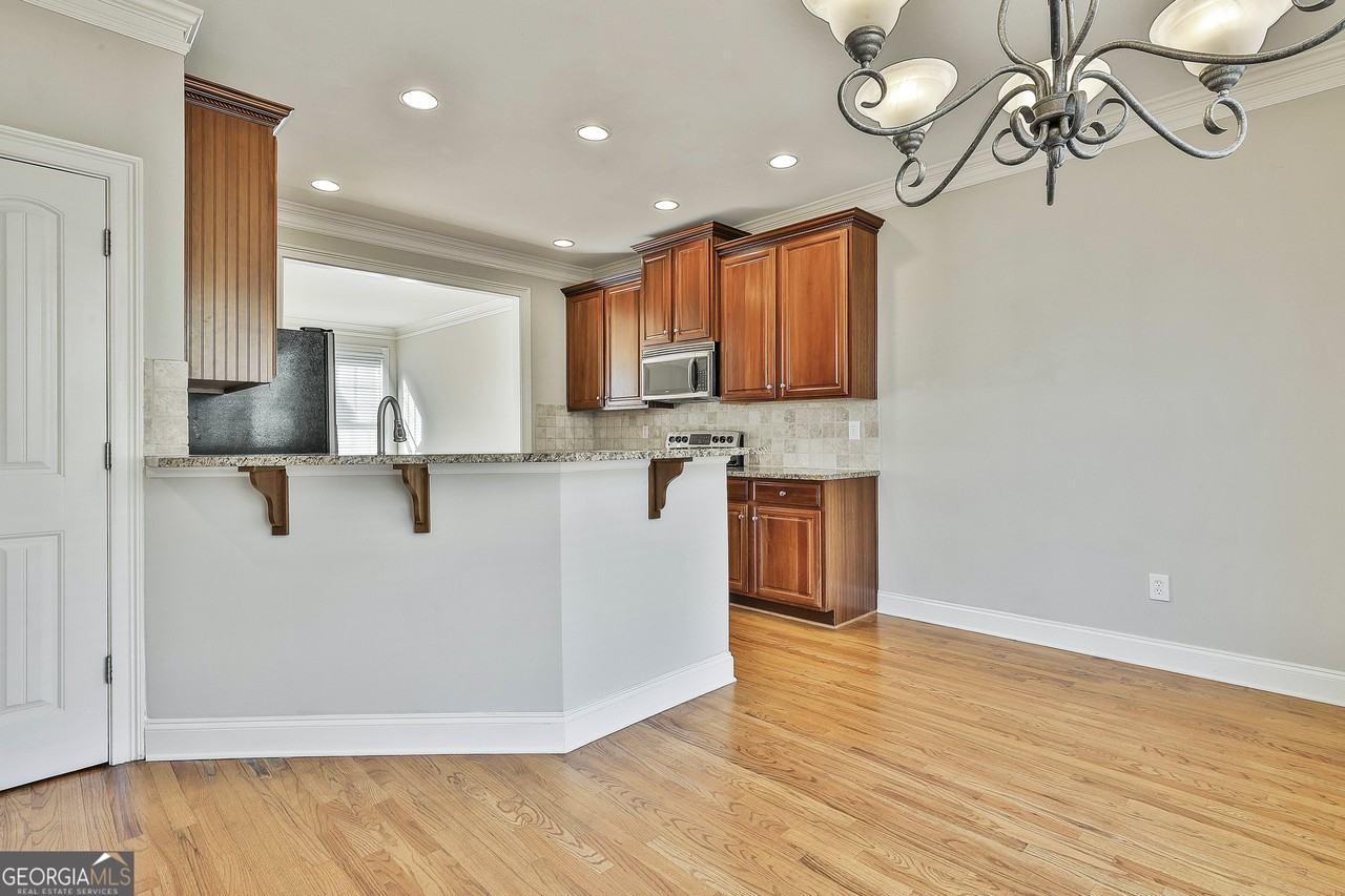 205 Lexington Circle - Photo 6 of 41