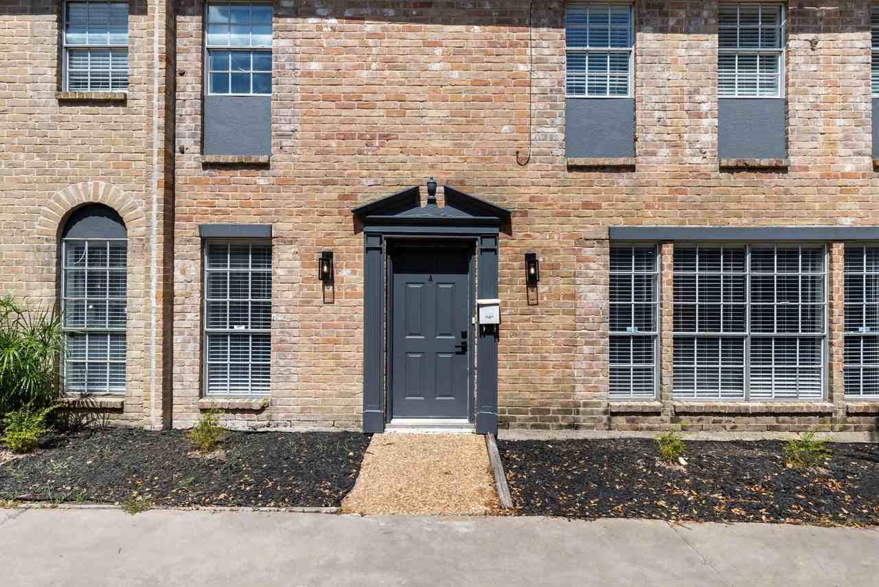 2226 Nantucket Drive - Photo 2 of 43