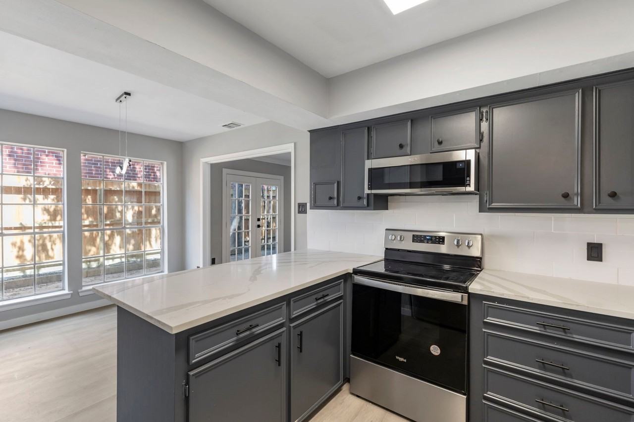 2226 Nantucket Drive - Photo 7 of 43