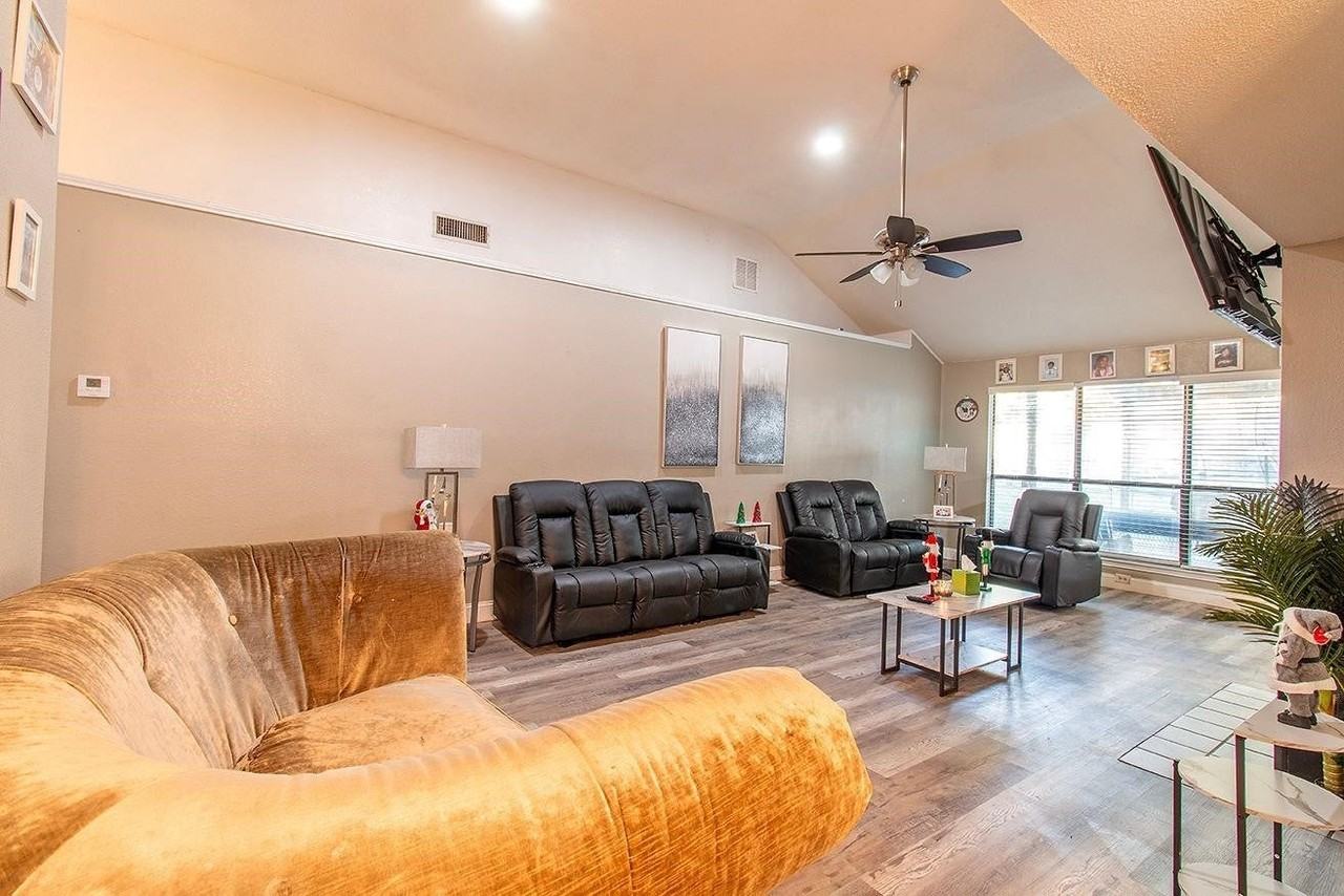 6936 Cedar Knoll Dr - Photo 4 of 22