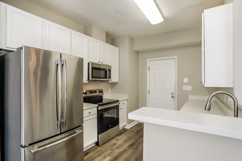 1940 Shadow Glen Dr - Photo 7 of 17