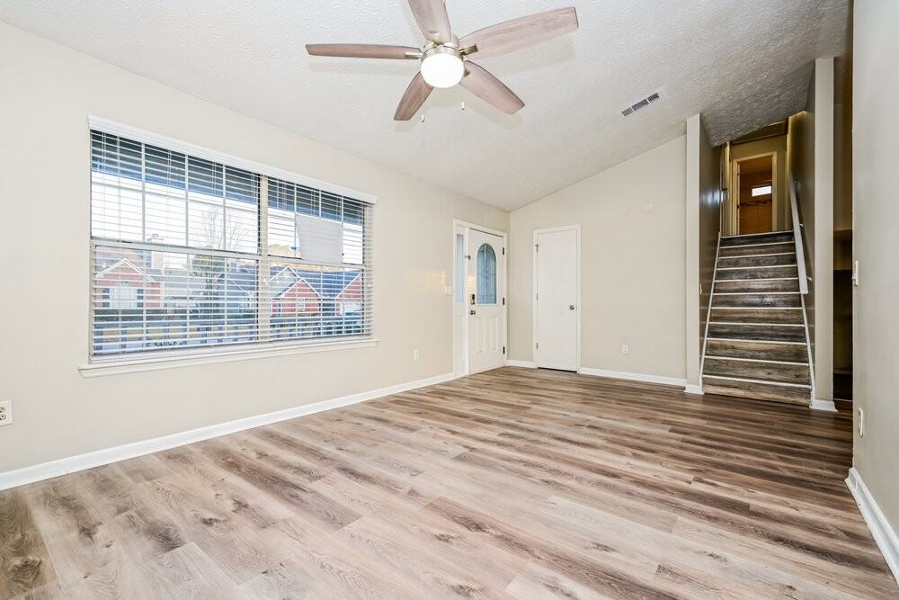 3729 Riverside Pkwy - Photo 4 of 17