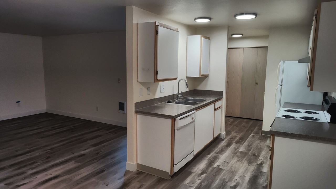#450 AMBER PARK - Photo 5 of 7