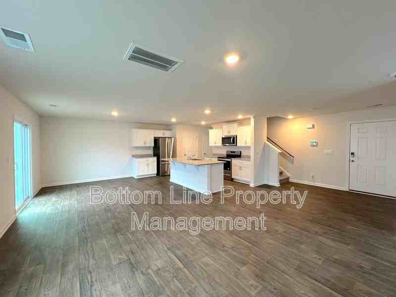 1603 Blue Velvet Ln - Photo 4 of 28