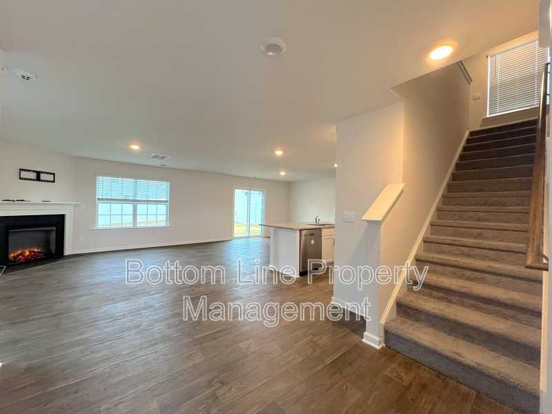 1603 Blue Velvet Ln - Photo 2 of 28