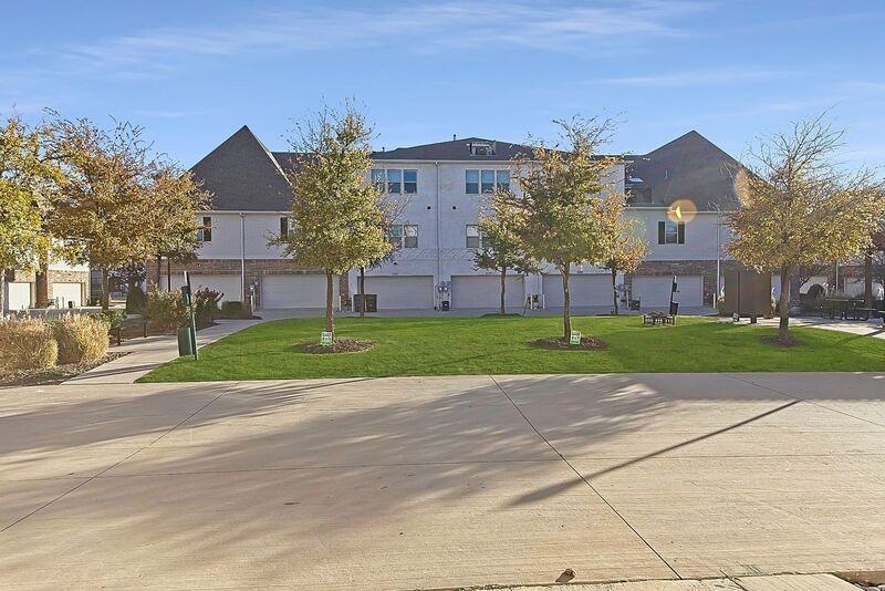 6031 Page St - Photo 2 of 40