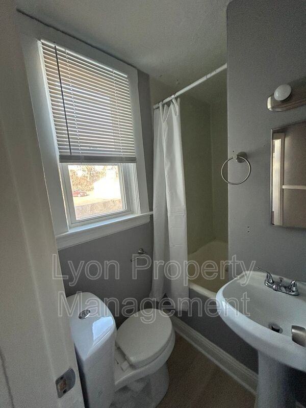 230 West School Street #3 - Photo 2 of 15