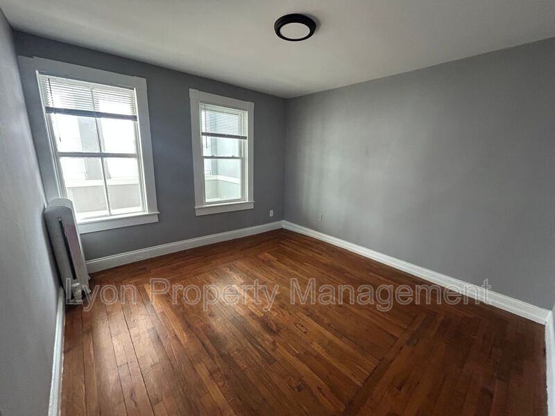 230 West School Street #3 - Photo 7 of 15